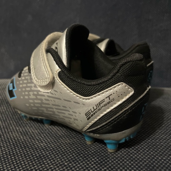 Toddler soccer cleats - Picture 4 of 5